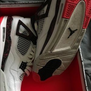 Jordan 4s